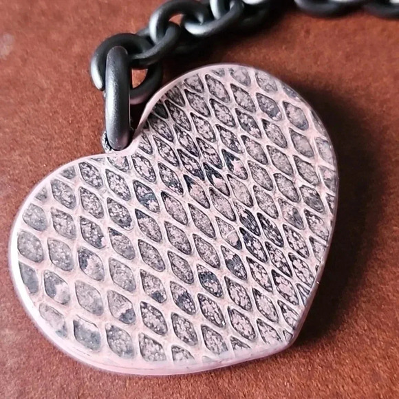 Bottega Veneta Heart Embossed Leather Key Ring Charm - Picture 2 of 4